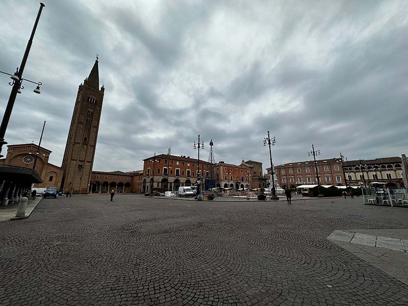 Piazza Aurelio Saffi a Forlì