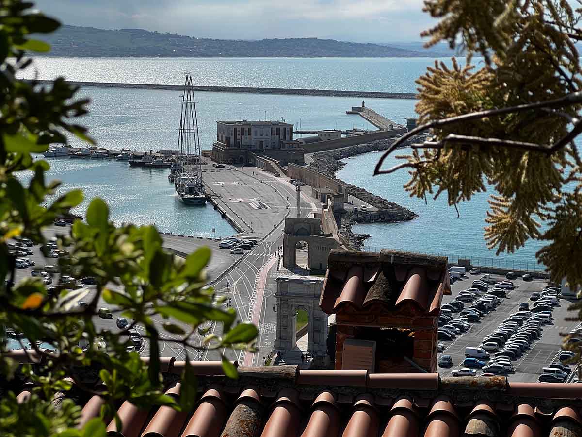 Porto antico di Ancona nelle Marche