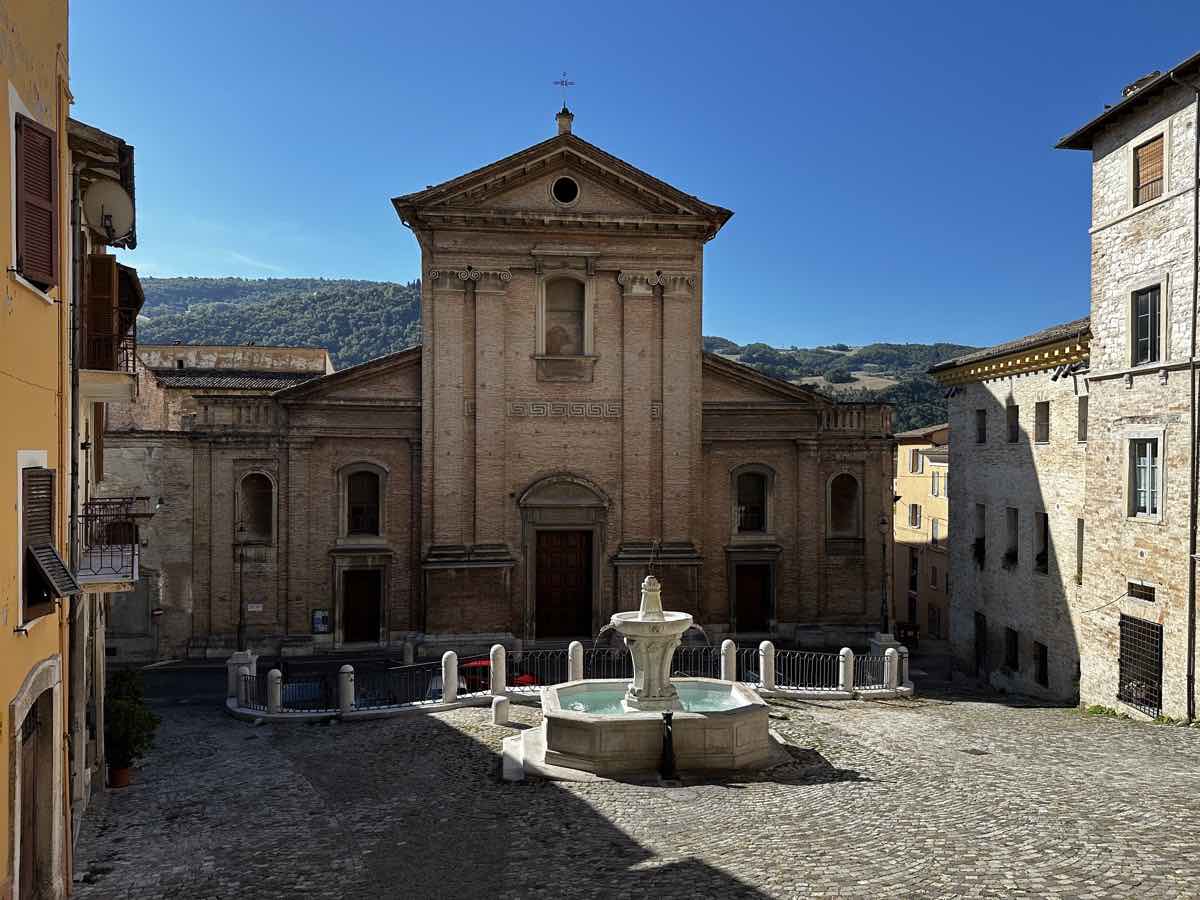 Piazza Mazzini e Concattedrale a Fossombrone