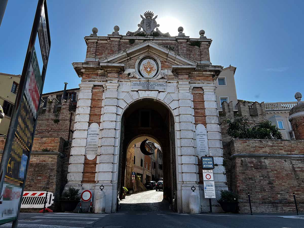 Porta Marina a Recanati nelle Marche