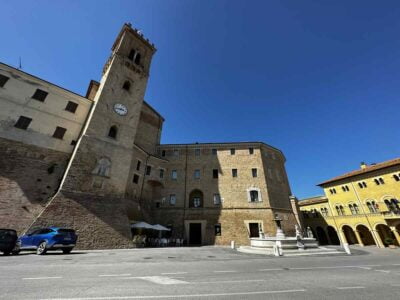 Parcheggio gratis in Piazza Perticari a San Costanzo