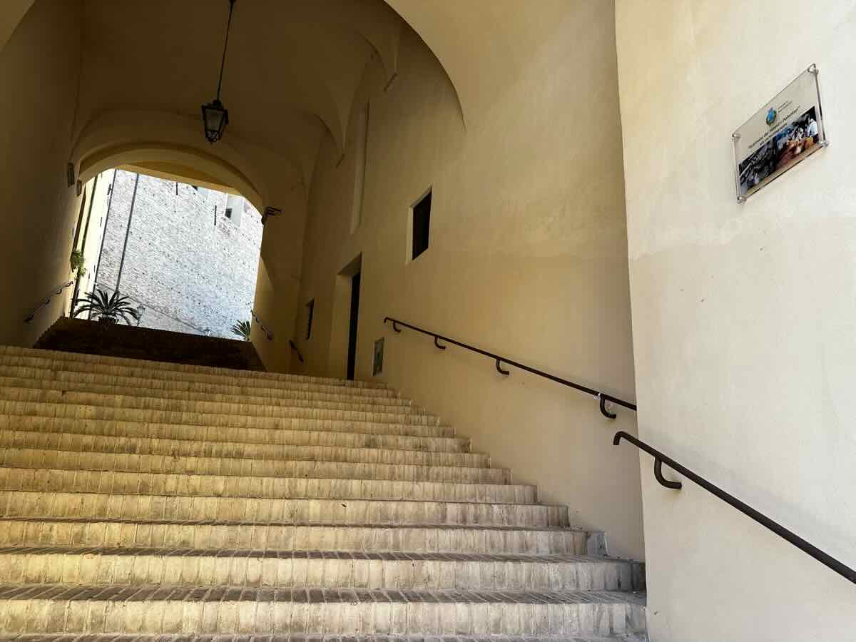 Scalinata dei Maestri Polentari a San Costanzo