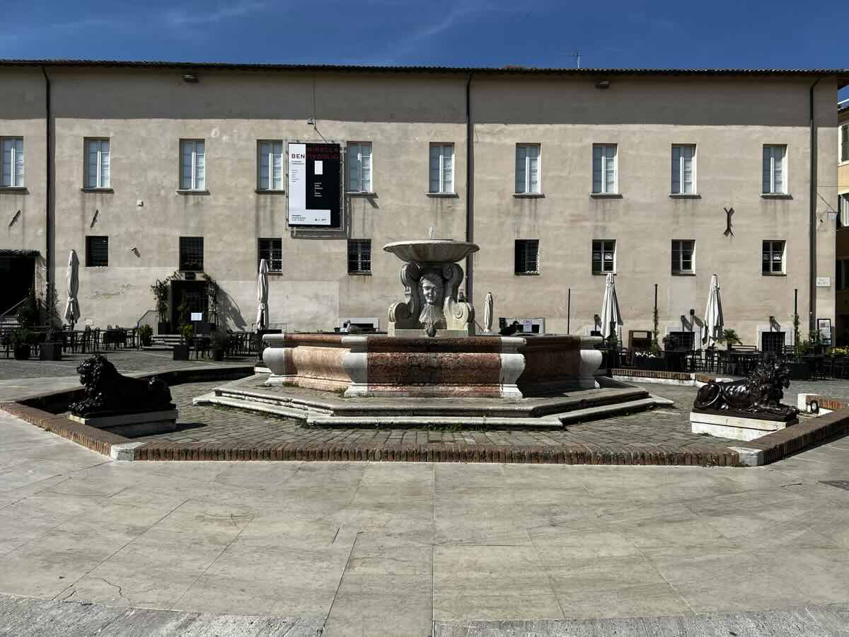 Fontana dell'anatra a Senigallia