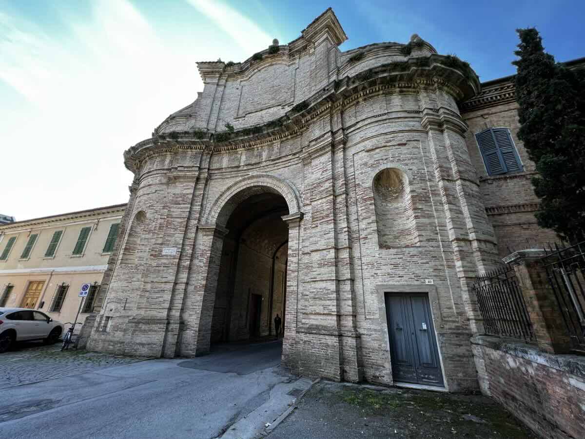 Porta Colonna o Porta Mazzini a Senigallia