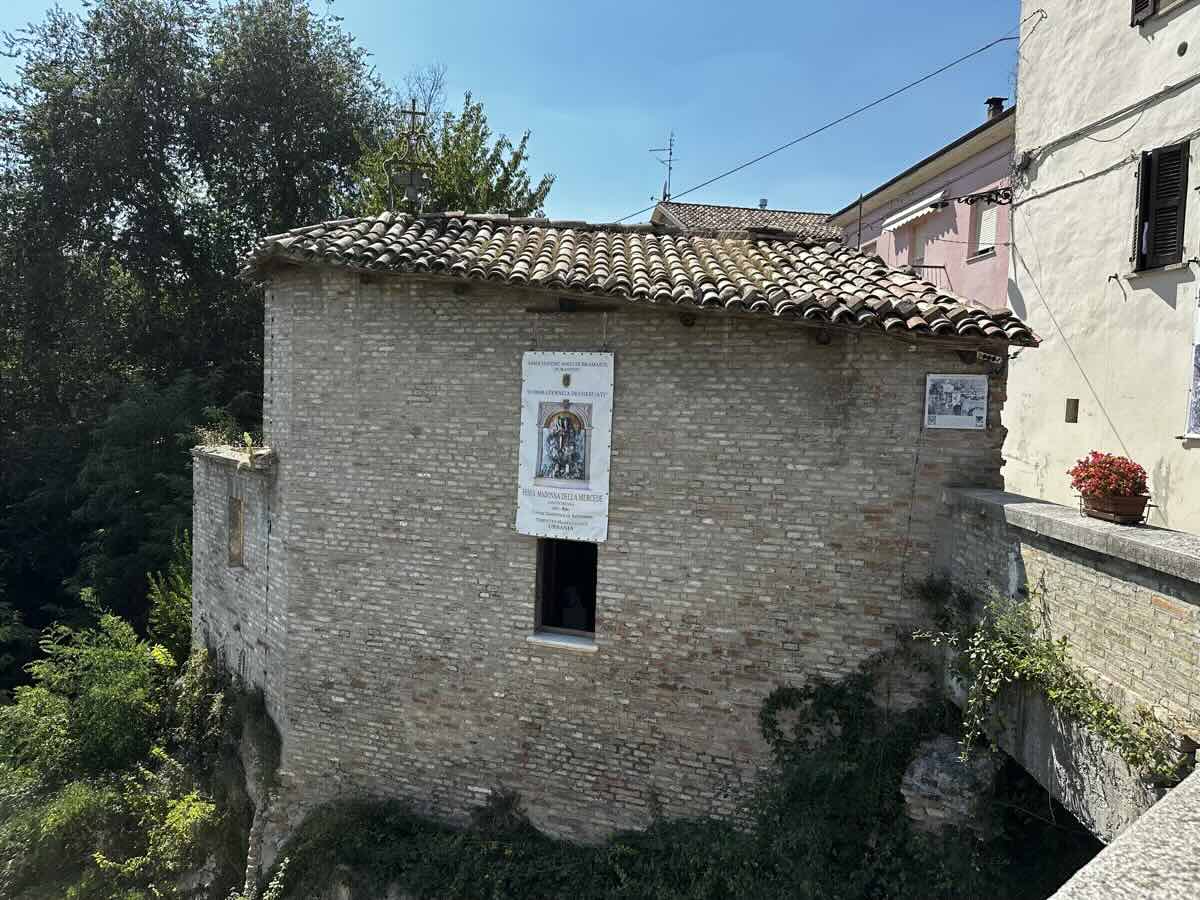 Tempietto del Bramante a Urbania nelle Marche