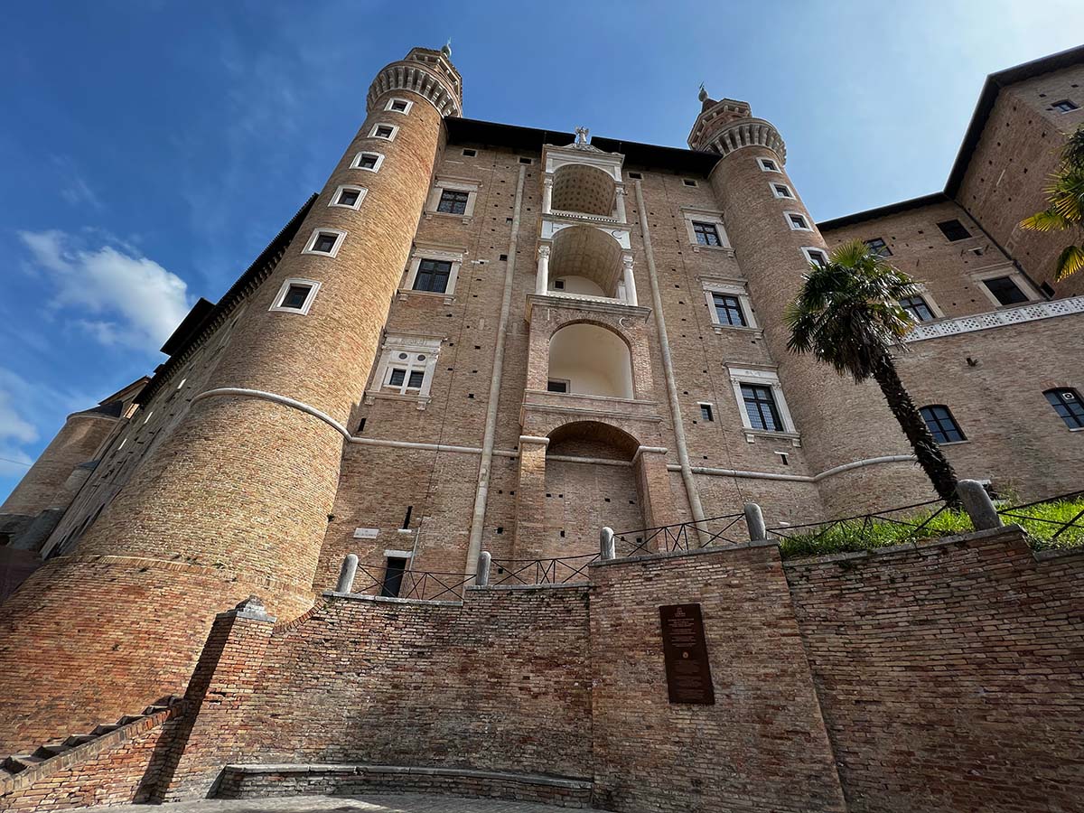 Facciata del Palazzo Ducale di Urbino ad Urbino