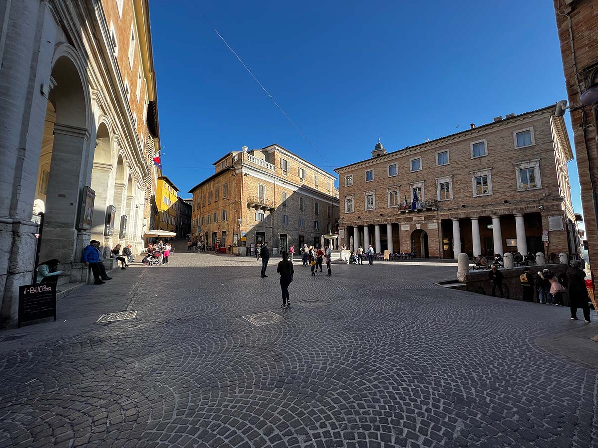 Piazza della Repubblica ad Urbino