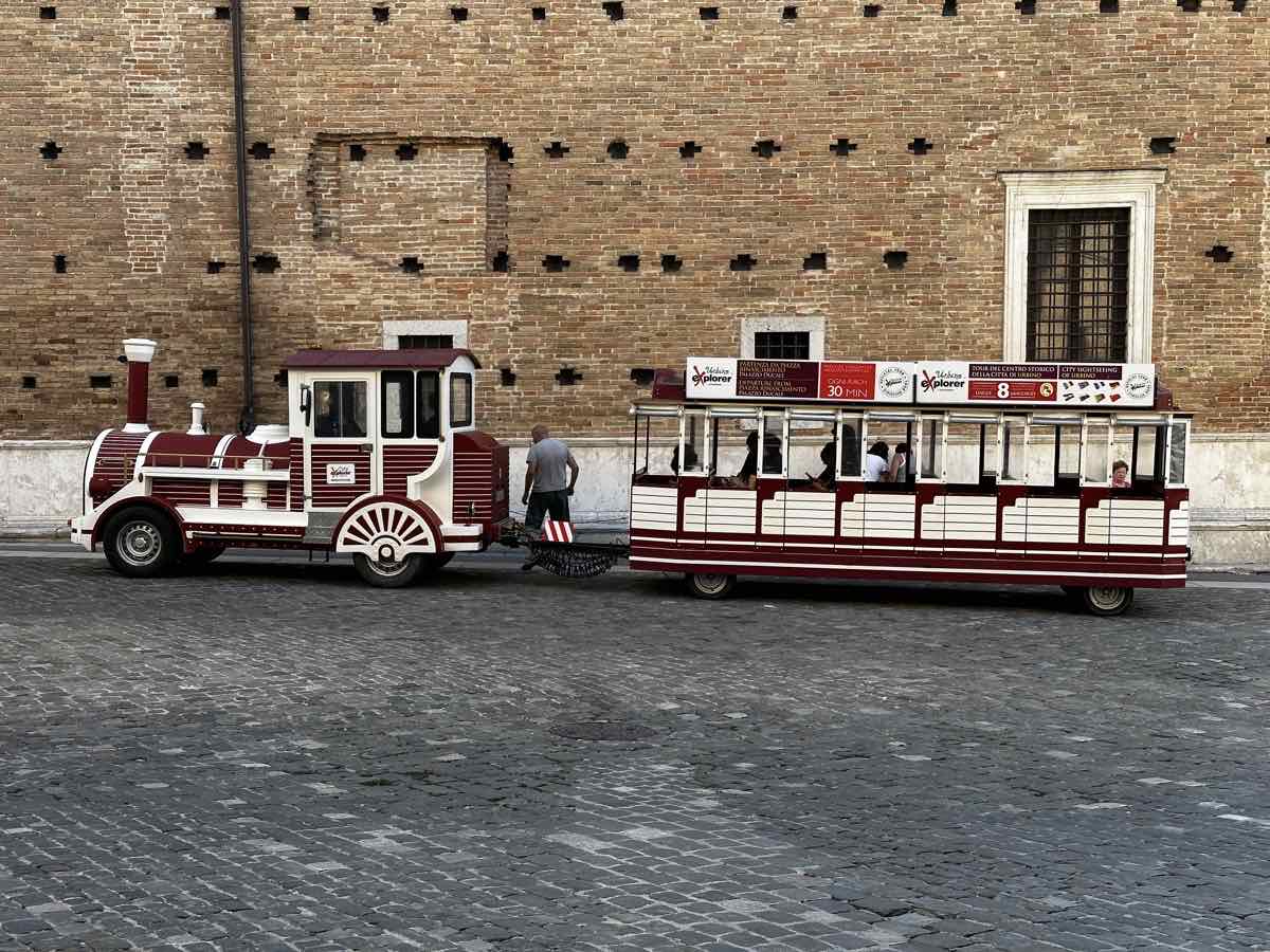 Trenino turistico a Urbino