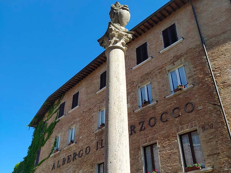 Colonna del Marzocco a Montepulciano