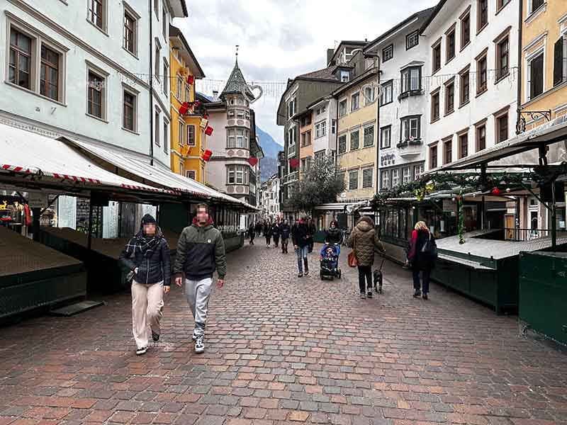 Piazza delle Erbe nella città di Bolzano