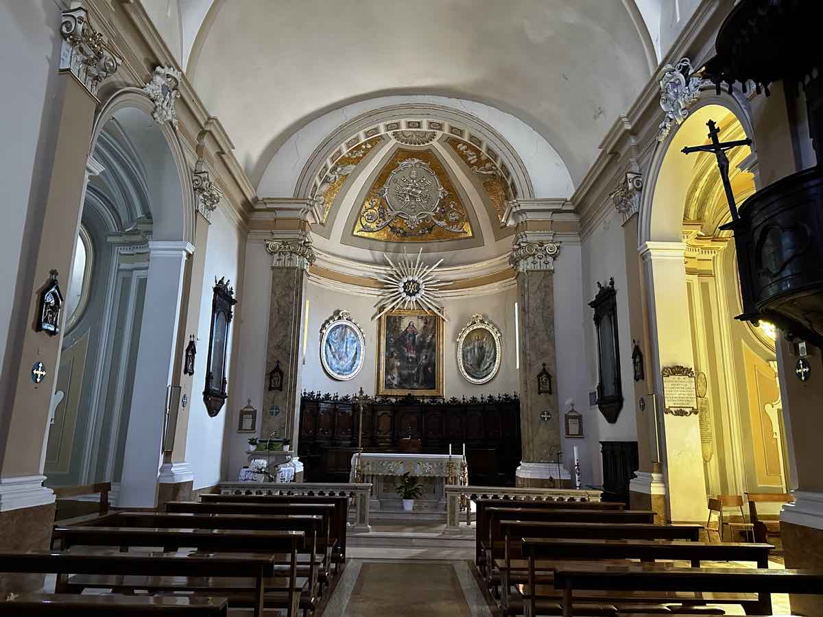 Chiesa S.S. Pietro e Paterniano a Mondavio Chiesa S.S. Pietro e Paterniano a Mondavio