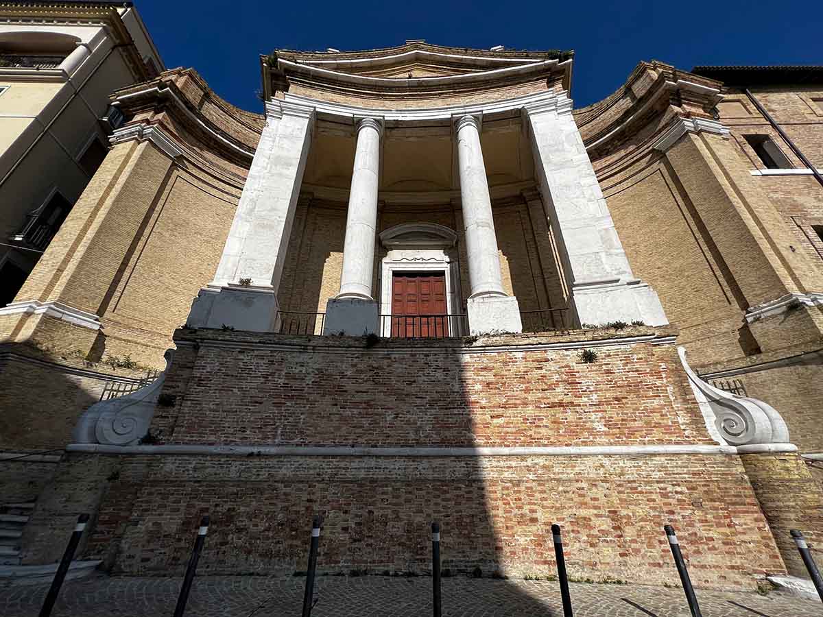 Chiesa del Santissimo Nome di Gesù ad Ancona nelle Marche