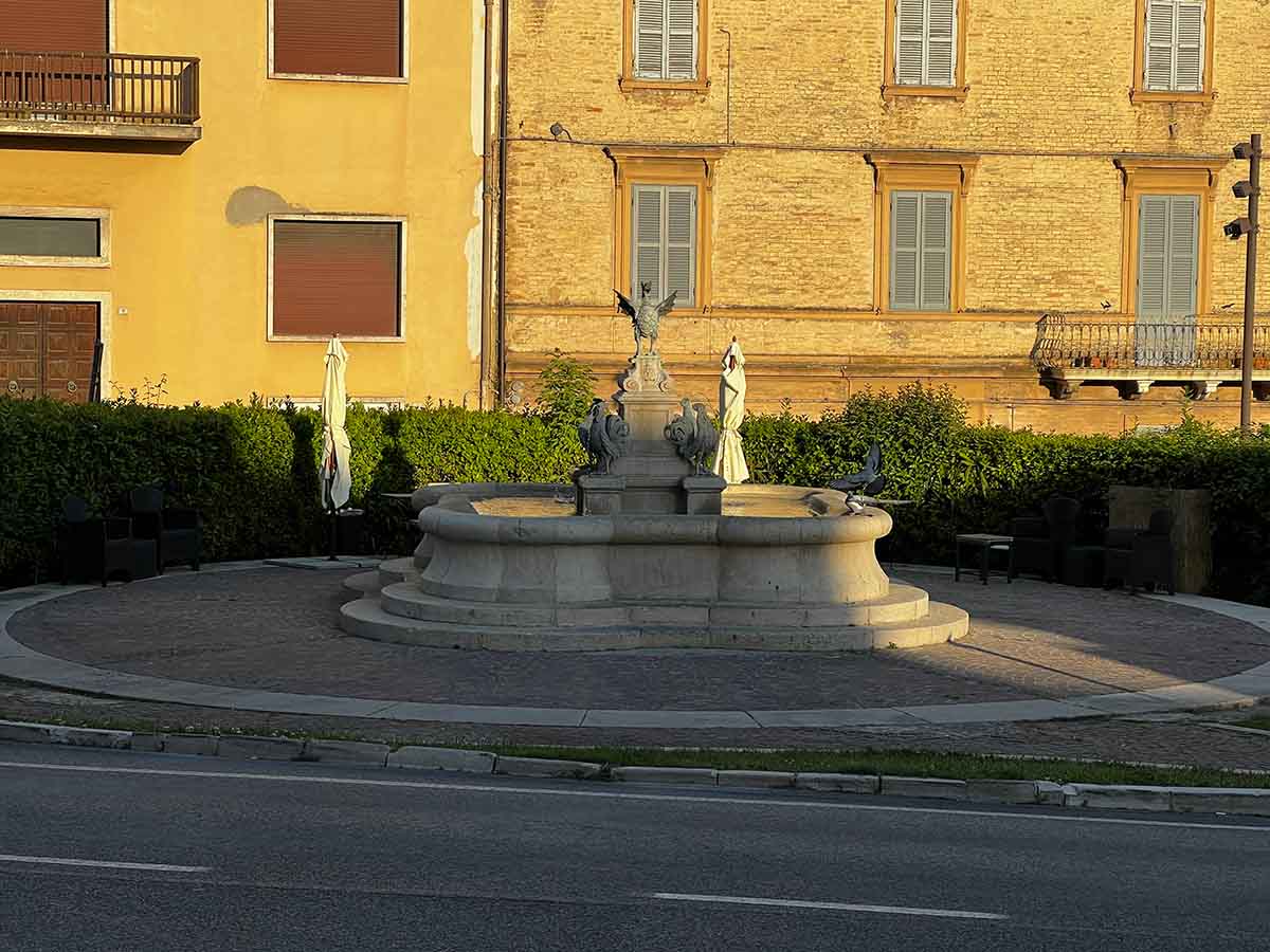 Fontana dei Galli a Loreto nelle Marche