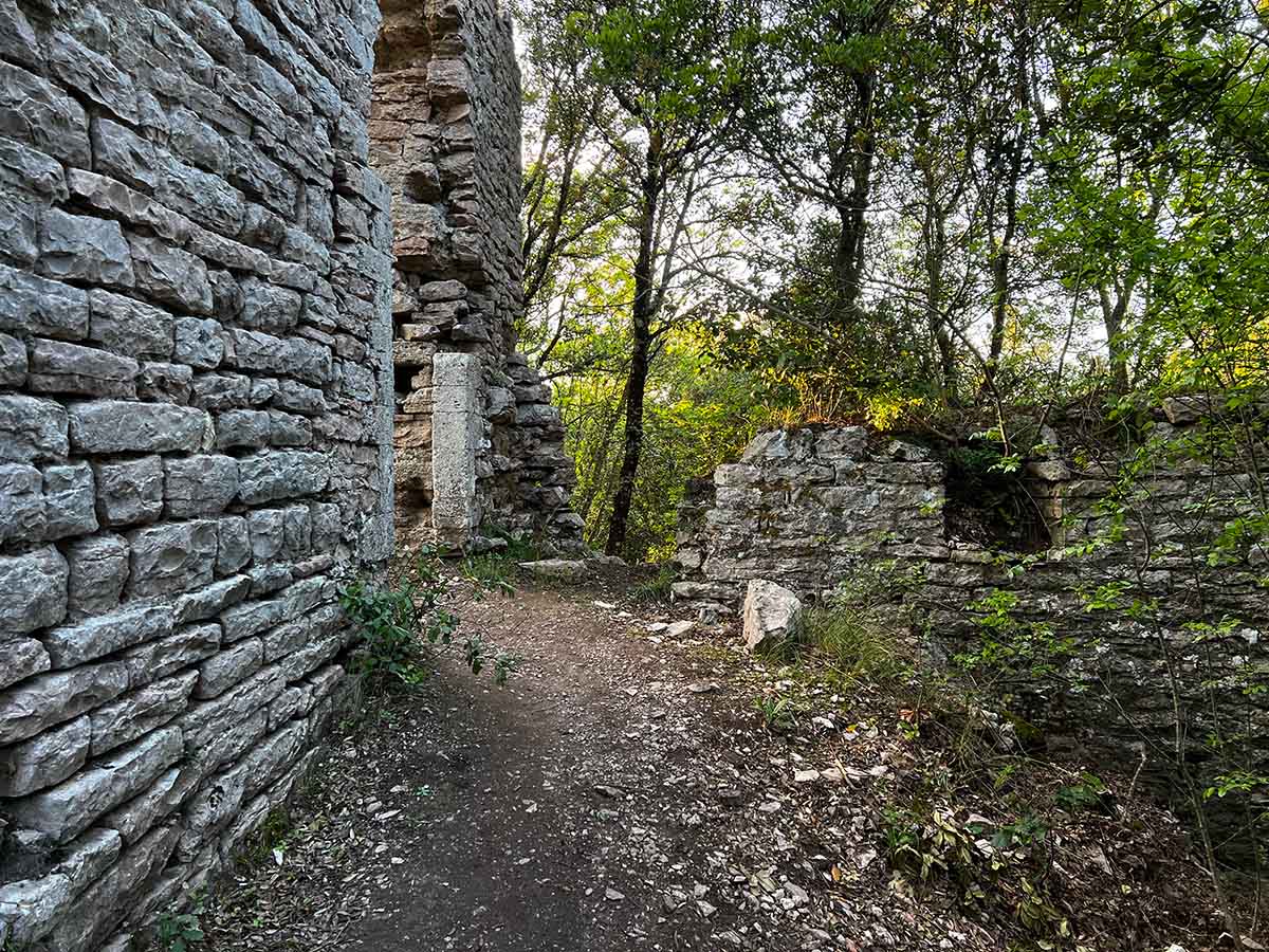 Le rovine della Roccaccia di Titignano a Orvieto e Todi in Umbria