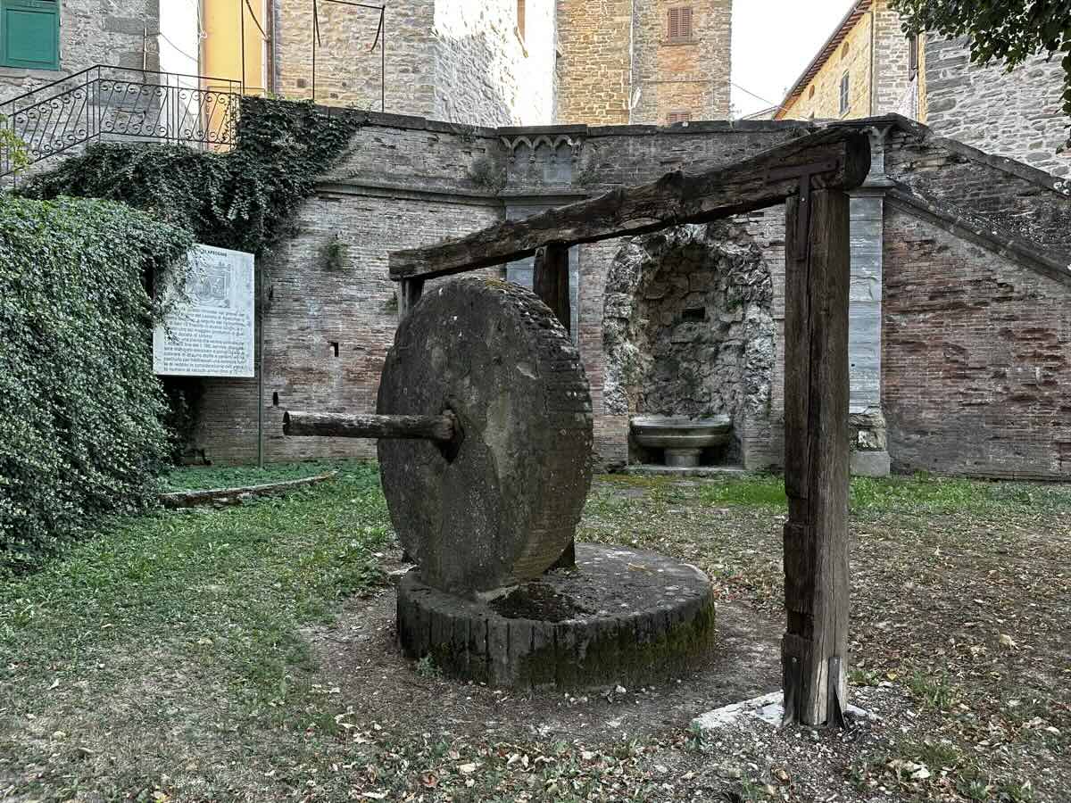 Macina da guado ad Apecchio nelle Marche Macina da guado ad Apecchio nelle Marche