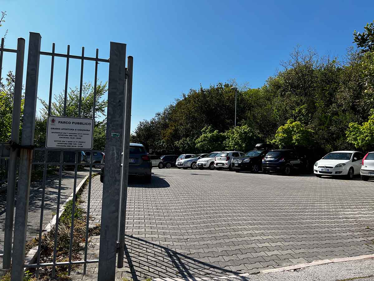 Parcheggio gratis sotto il Parco del Cardeto ad Ancona