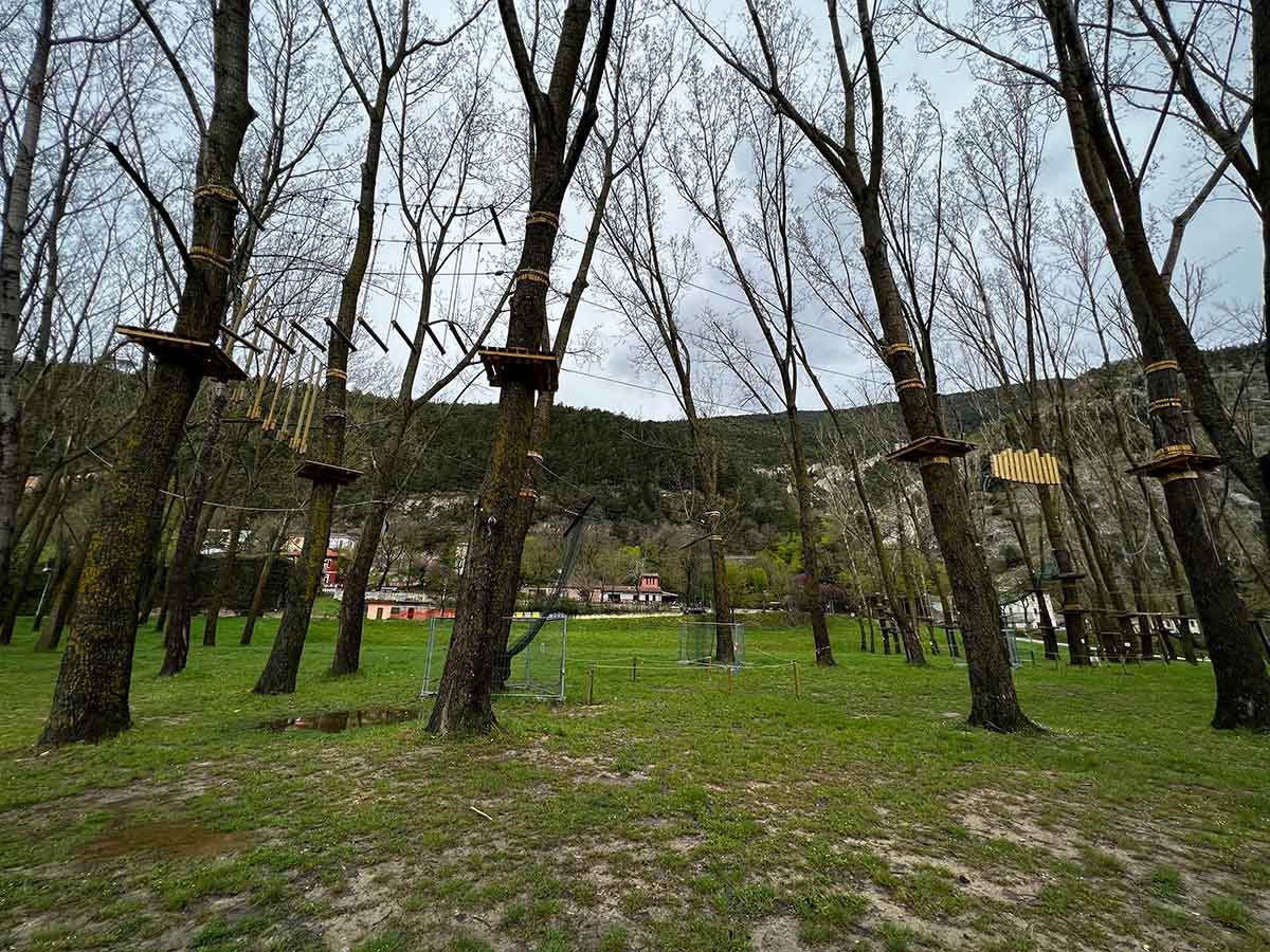 Parco avventura del Furlo alla Gola del Furlo nelle Marche Parco avventura del Furlo alla Gola del Furlo nelle Marche