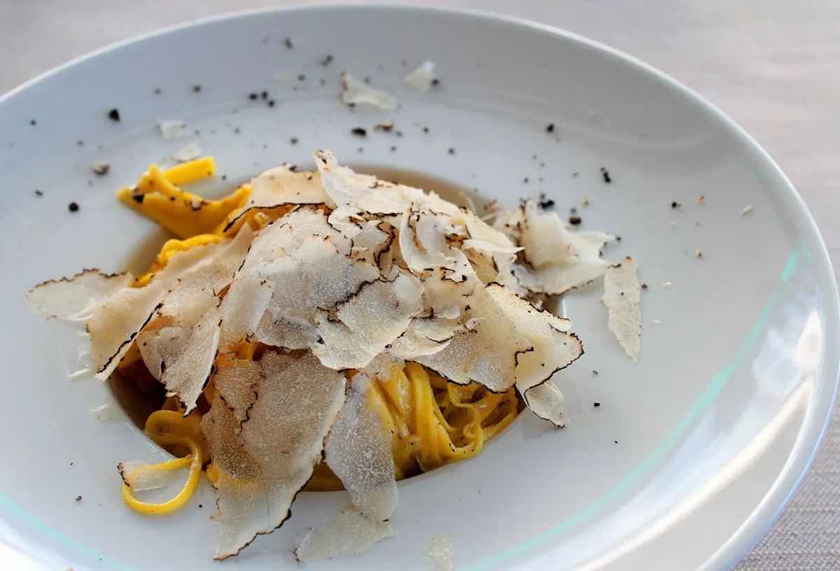 Piatto di Tartufo Bianco Pregiato di Sant’Angelo in Vado Piatto di Tartufo Bianco Pregiato di Sant'Angelo in Vado