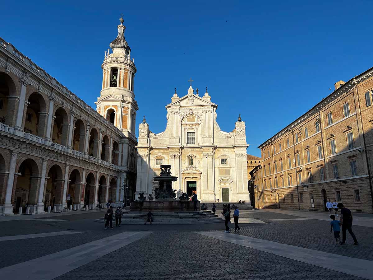 Piazza della Madonna a Loreto nelle Marche