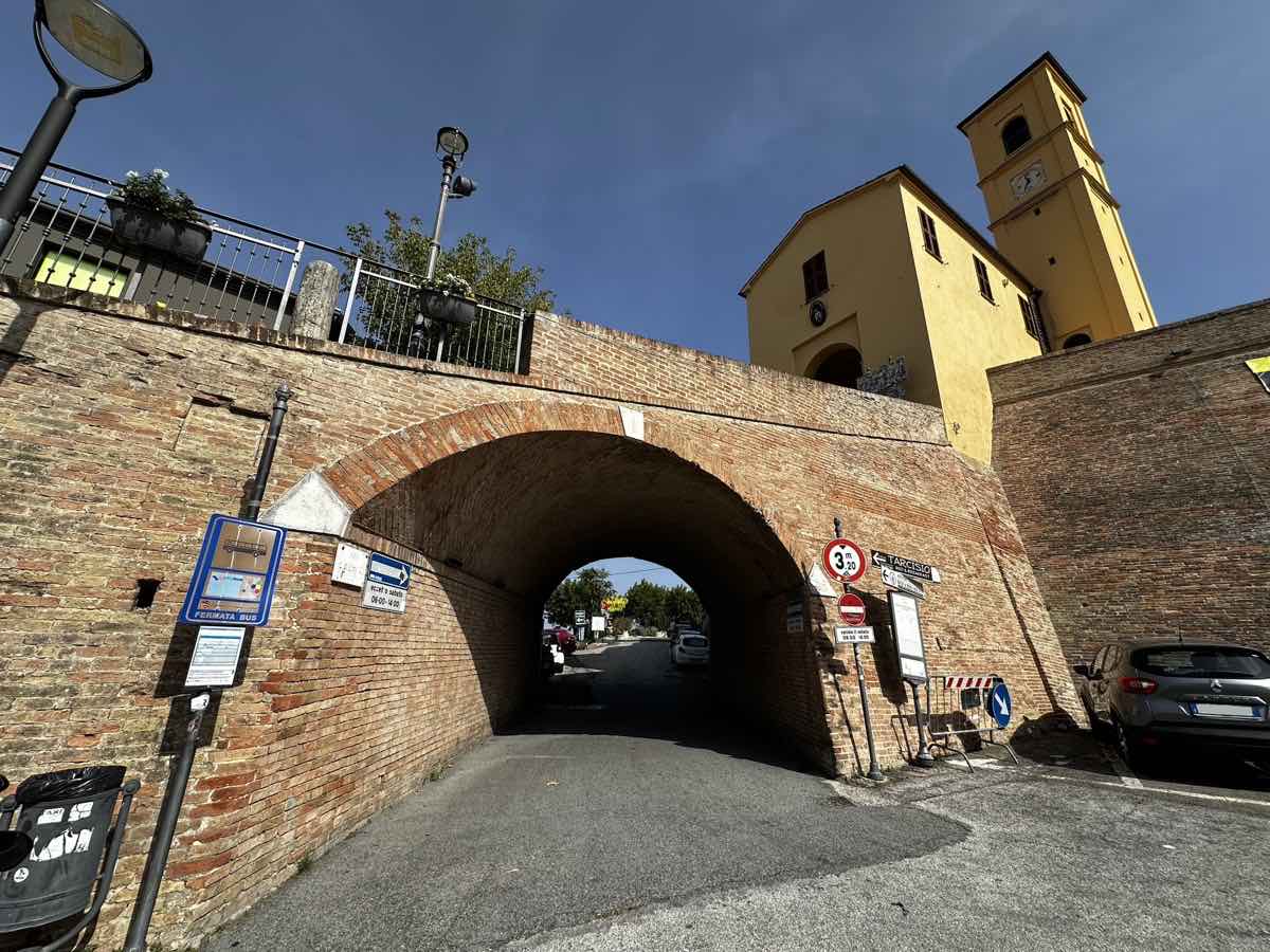 Porta del Castello a Tavullia Porta del Castello a Tavullia