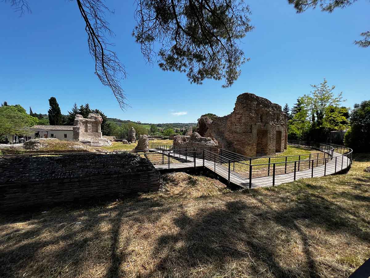Teatro romano di Helvia Recina a Macerata nelle Marche