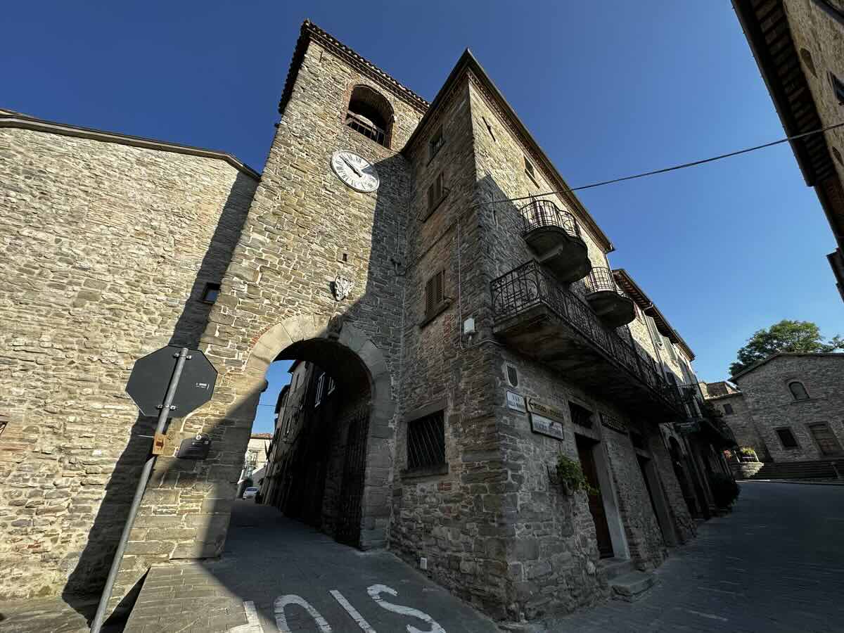 Torre Campanaria ad Apecchio nelle Marche Torre Campanaria ad Apecchio nelle Marche