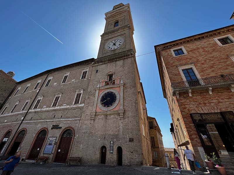 Torre Civica e orologio astronomico di Macerata